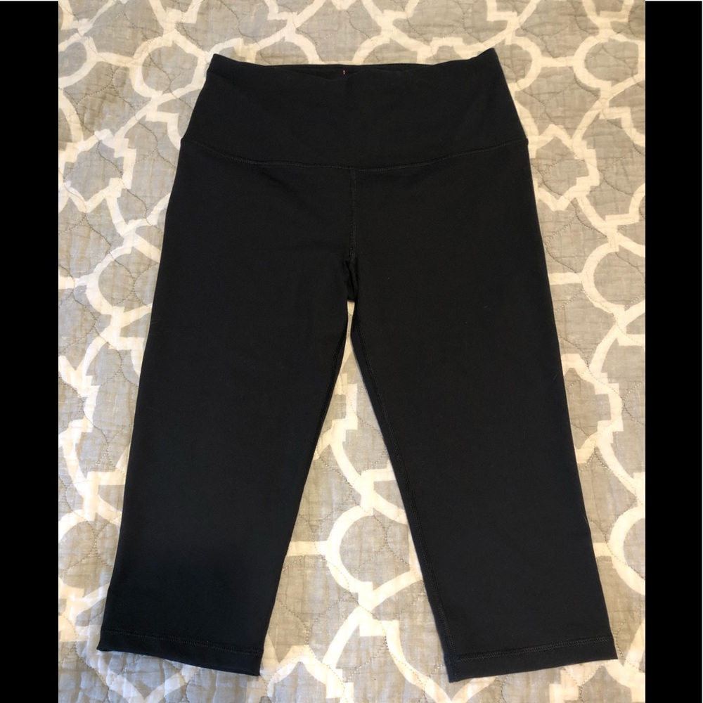 Victoria Secret knockout crop, size medium